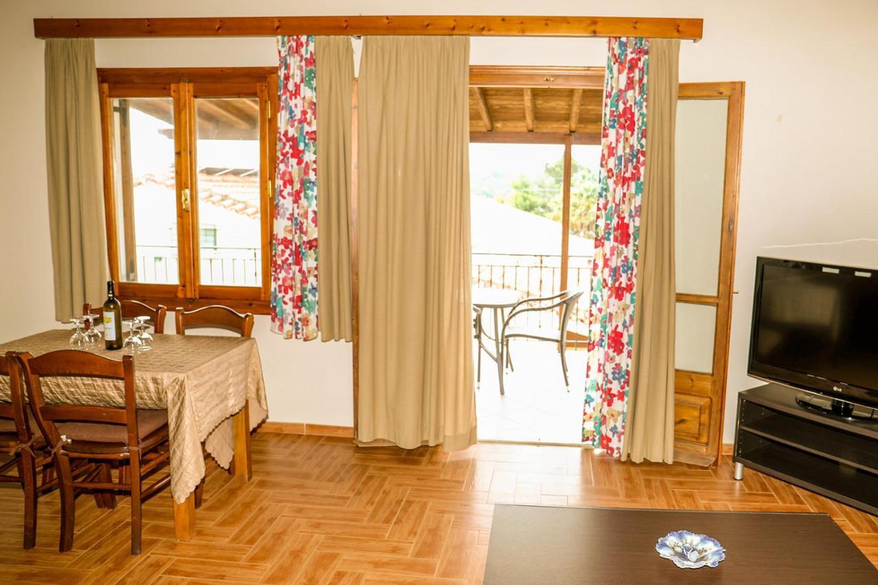 Sunset Studios & Apartments Koukounaries Luaran gambar